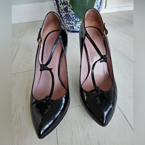 Gucci Pointed Toe T-Strap Pumps - Picture 3 of 6